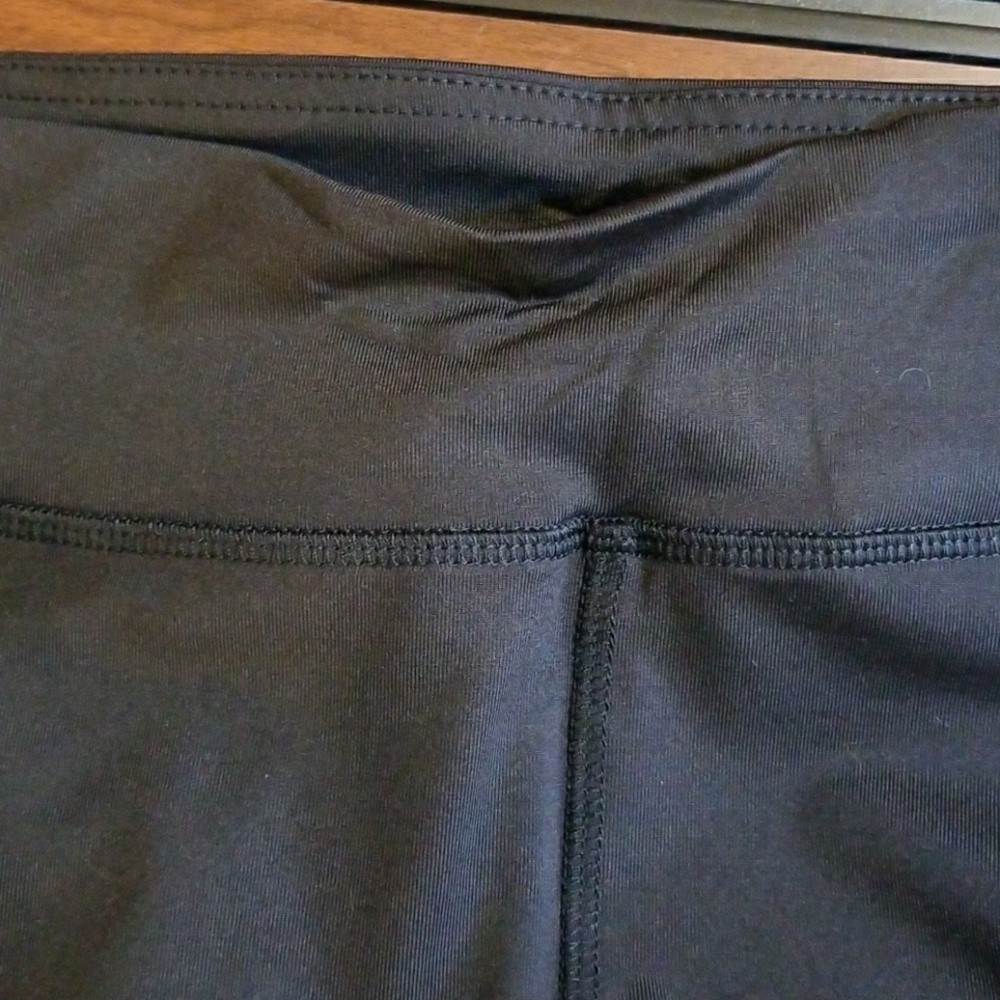 FINAL PRICE DROP~Black Capri Yoga Pants - Picture 5 of 6
